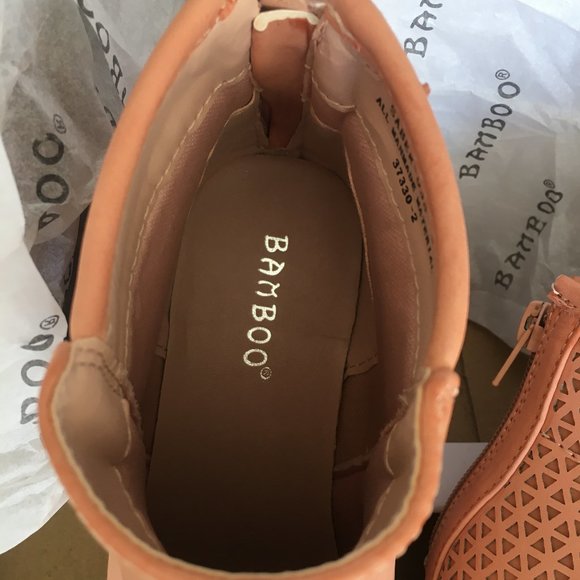 NWOT Beautiful Spring Short Boots - Picture 2 of 8